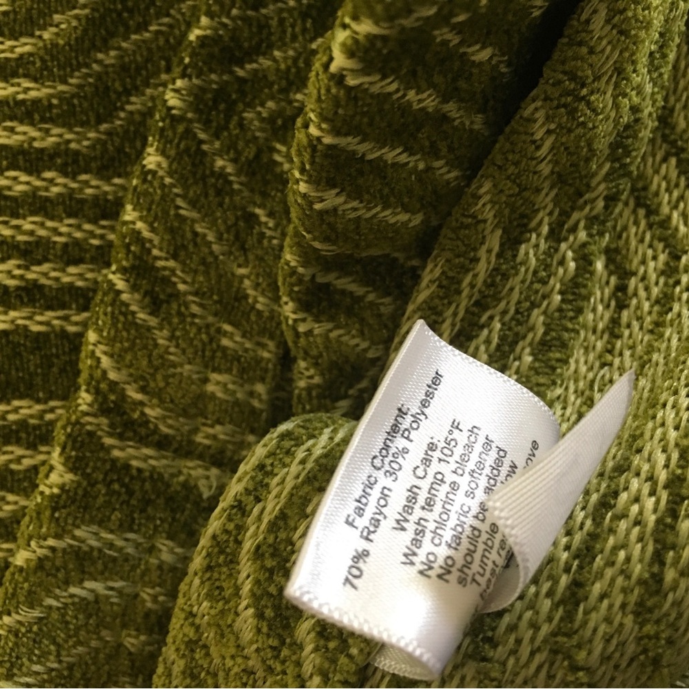 Richloom bed scarf runner - Picture 4 of 6